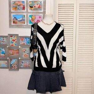 Inc-international-concepts Women's Black and White Chevron jumper